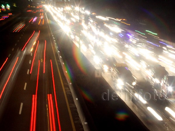 Tol Jakarta-Cikampek Dipadati Pemudik
