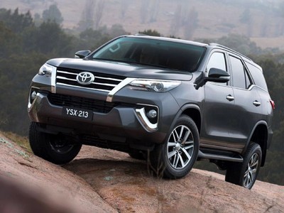 Ini Dia Tampang Anyar Toyota Fortuner