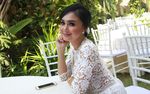 Cantiknya Yuni Shara Serba Putih di Hari Lebaran