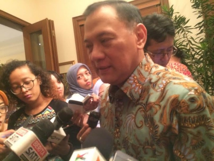 Lebaran di Rumah Agus Marto: Salmon Panggang dan Pertumbuhan Ekonomi