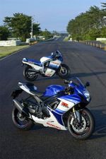 Suzuki GSX-R1000 Edisi Ulang Tahun Ke-30