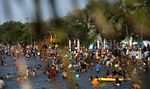 Libur Lebaran, Pantai Ancol Dipadati Wisatawan