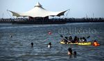 Libur Lebaran, Pantai Ancol Dipadati Wisatawan