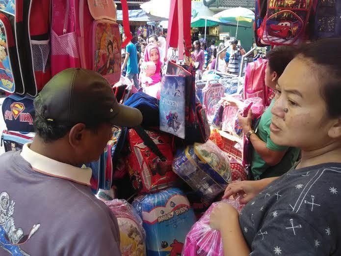 Masa Libur Lebaran dan Sekolah, Omzet Pedagang Tas Sekolah Naik 40%