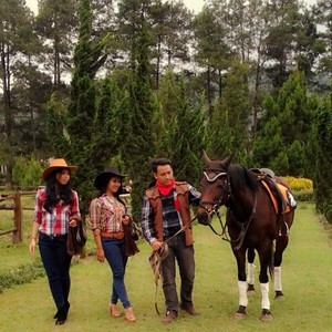 Libur Lebaran Jadi Koboi di De Ranch, Bandung
