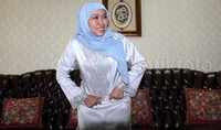 Insya Allah besok saya akan ke Lani Jaya. Nanti malam ke Timika, besoknya ke Lani Jaya, ungkap Khofifah di rumahnya, Jl Widya Chandra IV, Jaksel, Senin (20/7/2015). Pool/Lamhot Aritonang/detikFoto.