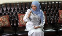 Ia akan memastikan Kemensos akan merenovasi ruko-ruko yang terbakar. Pool/Lamhot Aritonang/detikFoto.