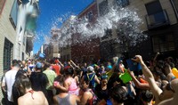 Festival perang air ini diadakan untuk mempertingati Naval Battle dari Vallecas di Madrid, Spanyol, Minggu (19/07/2015). Juan Medina/Reuters/detikcom.