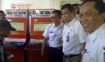 Tinjau Stasiun Lempuyangan, Pemudik Ajak Jonan Foto