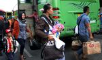 Pemudik Mulai Ramai di Terminal Kampung Rambutan
