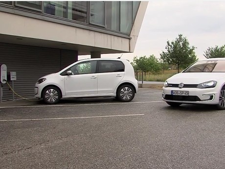 Mobil VW Bisa Parkir Otomatis, Tanpa Perlu Disetir