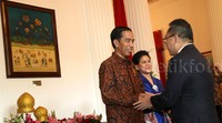 Pantauan detikcom, Rabu (22/7/2015), acara dimulai pukul 10.30 WIB di Istana Negara, Jl Veteran, Jakarta. Satu persatu para menteri beserta pasangannya memasuki pintu Istana Negara.