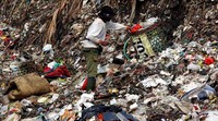 Sedikitnya volume sampah saat hari lebaran, dikarenakan banyak warga yang mudik dan kurangnya aktivitas di sektor ekonomi.