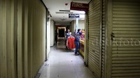 Hanya beberapa kios yang terlihat telah buka. Lamhot Aritonang/detikFoto.