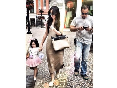 Hamil Kedua, Perut Nia Ramadhani Mulai Buncit