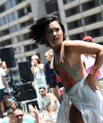 Pool Party! Demi Lovato Superseksi di Video Klip Baru