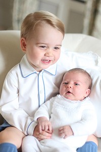 Potret kebersamaan Pangeran George dan Putri Charlotte. HRH The Duchess of Cambridge via Getty Images/detikFoto.
