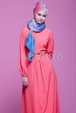 Yuki Kato Cantik dalam Balutan Hijab