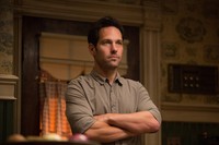 Paul Rudd sang pemeran utama mungkin kurang karismatik untuk menjadi ikon, tetapi ia berhasil membawakan sosok ayah penyayang dan superhero yang humoris.  (Dok Marvel Studios)