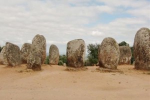 Tak Cuma Inggris, Portugal Juga Punya Stonehenge