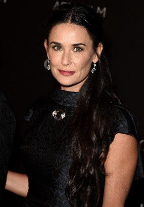 Demi Moore, Sudah Jatuh Tertimpa Tangga Pula