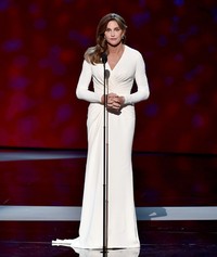 Sejak memutuskan untuk menjadi transgender, ayah dari Kendall Jenner itu langsung dianugerahi Arthur Ashe Courage Award. Kevin Winter/Getty Images/detikFoto.