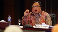 Menteri Keuangan Bambang Brodjonegoro memberikan keterangan pers di Kantor Kementerian Keuangan, Jakarta, Kamis (23/7/2015).