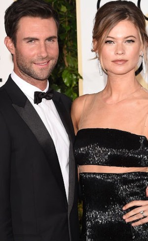 Nyanyian Romantis Adam Levine untuk Istri di Hari Ulang Tahun Pernikahan