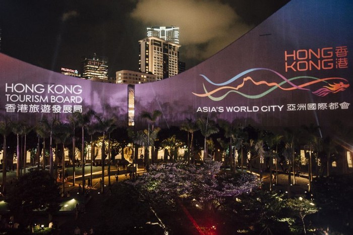 Menutup Libur Lebaran di Hong Kong, Ada 3D Light Show Keren
