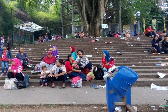 Miris! Beredar Foto Kebun Binatang Bandung Penuh Sampah