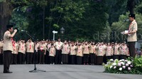 Presiden Joko Widodo (Jokowi) yang juga Ketua Majelis Pembimbing Nasional Gerakan Pramuka melepas keberangkatan 456 anggota Pramuka yang akan mengikuti acara Jambore Dunia ke-23 di Kirahama, Jepang.