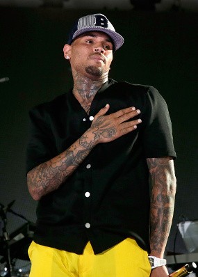 Konser Chris Brown di Hong Kong Resmi Tertunda