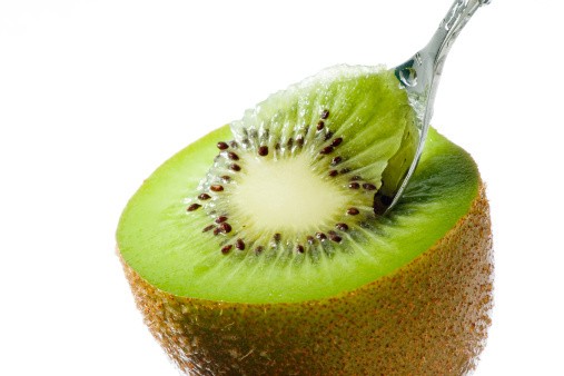 Buah Naga dan Kiwi Lebih Asyik Dinikmati dengan Sendok