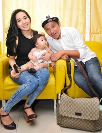 Happy family! Gisel, Gempi dan Gading. Pool/Noel/detikFoto.