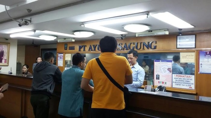 Dolar AS Nyaris Rp 13.500, Money Changer Ini Layani 500 Orang Sehari