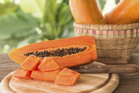 Perut Kembung dan Buncit? Atasi dengan Rutin Makan Pepaya dan Pisang