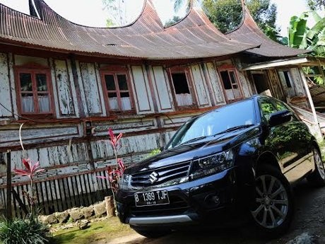 Menjelajah Sumatera dengan SUV Rasa Sedan