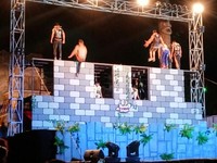 Selain dapat menikmati puluhan wahana bermain seru, dalam momen lebaran ini TSM menghadirkan pertunjukan kelas dunia, Circus from The East dari Tiongkok. Pertunjukan ini berlangsung sejak tanggal 16-26 Juli 2015 (M Nur Abdurrahman/detikTravel)