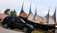 SGV yang merupakan kendaraan dengan kapasitas mesin 2.400 dan berkekuatan empat roda penggerak, mampu membuat perjalanan membelah Sumatera yang biasanya ditempuh selama kurang lebih 36 jam, dapat dilalui pengendara hanya dalam waktu 28 jam. Kecepatan ini harus dibayar dengan konsumsi bahan bakar yang tinggi. Selama perjalanan ini pengendara harus mengisi bahan bakar setiap kali memasuki provinsi baru, dengan total pengeluaran sebesar Rp 1.300.000.