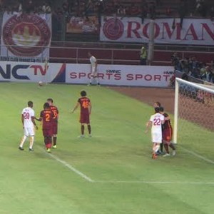 Totti Bikin Gol di GBK, Tim Roma Merah Menang 2-1 atas Tim Roma Putih