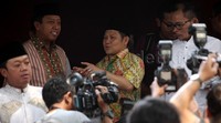 Ketua Umum DPP PPP hasil Muktamar Surabaya, Romahurmuzy atau Romi (kiri) hadir dalam acara halalbihalal tersebut.