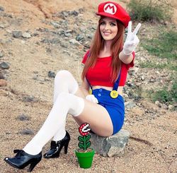 Gaya Menawan Lanae Si Cosplayer Cantik