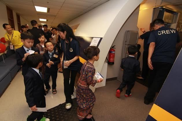 Cuma Sehari! Intip Latihan Pilot & Pramugari Singapore Airlines