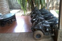 Permainan ATV yang bisa dicoba oleh anak-anak untuk berkeliling area peternakan. Total ada 4 buah ATV yang bisa disewa. Seru! (Wahyu/detikTravel)