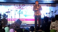 Ahok tidak habis pikir harga pulpen di Jakarta Book & Education Fair 2015 ini mencapai Rp 40 ribu, padahal harga ecerannya hanya Rp 30 ribu. Selain itu harga buku tulis yang Ahok dapatkan informasinya dalam pameran tersebut mencapai Rp 42 ribu, sedangkan harga pasaran hanya Rp 37 ribu.