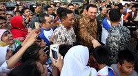 Ahok menyapa pengunjung Jakarta Book & Education Fair 2015.