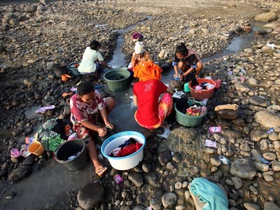 Kemarau, Air Sungai Cipamingkis Mengering