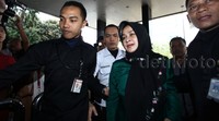 Evy diketahui ikut terlibat dalam kasus ini dengan memberikan uang kepada pengacara OC Kaligis yang kini sudah berstatus tersangka. Namun, pihak Evy menyebut pemberian uang itu sebagai lawyer fee.