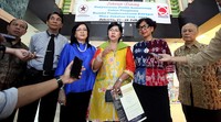 Destry mengatakan, format tes lainnya adalah wawancara face to face antara peserta dengan tim asesor untuk menggali kondisi kepribadian. Tes itu akan digelar besok dalam 3 kelompok secara rotasi yaitu kompetensi inti, kompentesi hukum dan ke-KPK-an, dan manajerial.