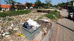 Pemandangan Sampah di Sungai Sidoarjo Mengerikan